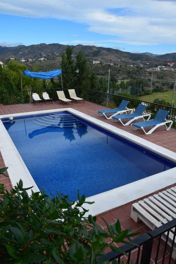 Apartamento-Estudio En Villa Con Piscina Malaga Luaran gambar